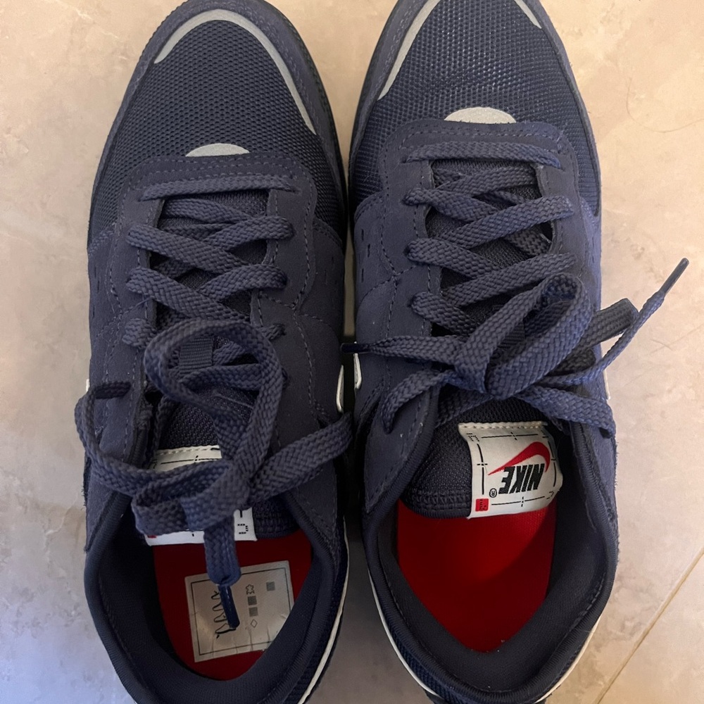 Nike Navy Blue Sneakers - C1TY
